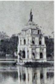 Tượng thần tự do trên nóc tháp Rùa.