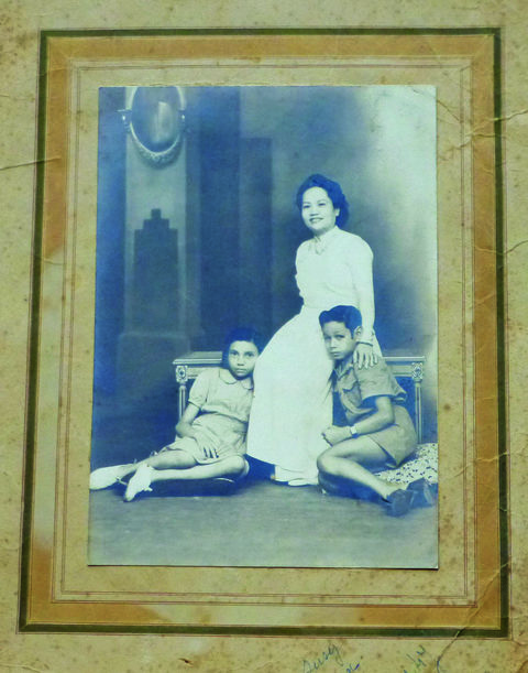1894 3 TruongNuVuaDuyTanNCali ST
