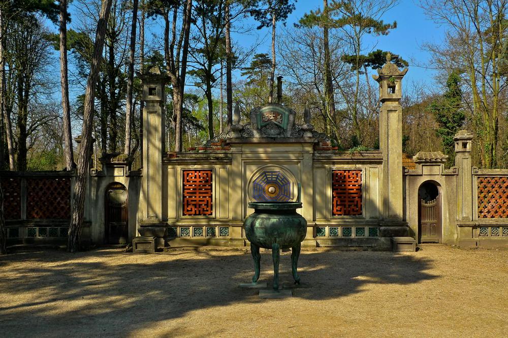 2422 3 DenVNGiuaPariOanhBaoST