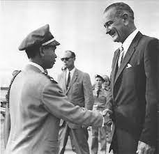 4530 2 NXV 1TamGuongKNNgTgTam