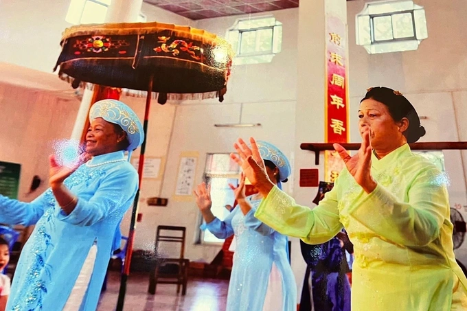 4861 2 DT OTQ NoiTiengVietHuyHau