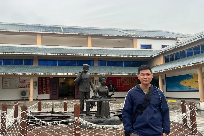 4861 4 DT NoiTingVietHuyHau