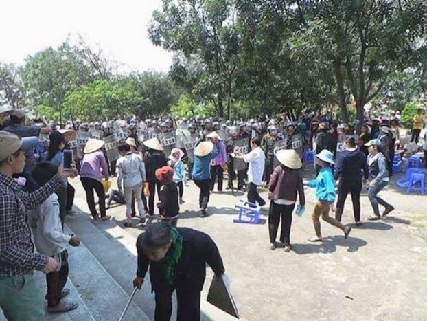 4963 2 NguoiVNHenHaHanPhan