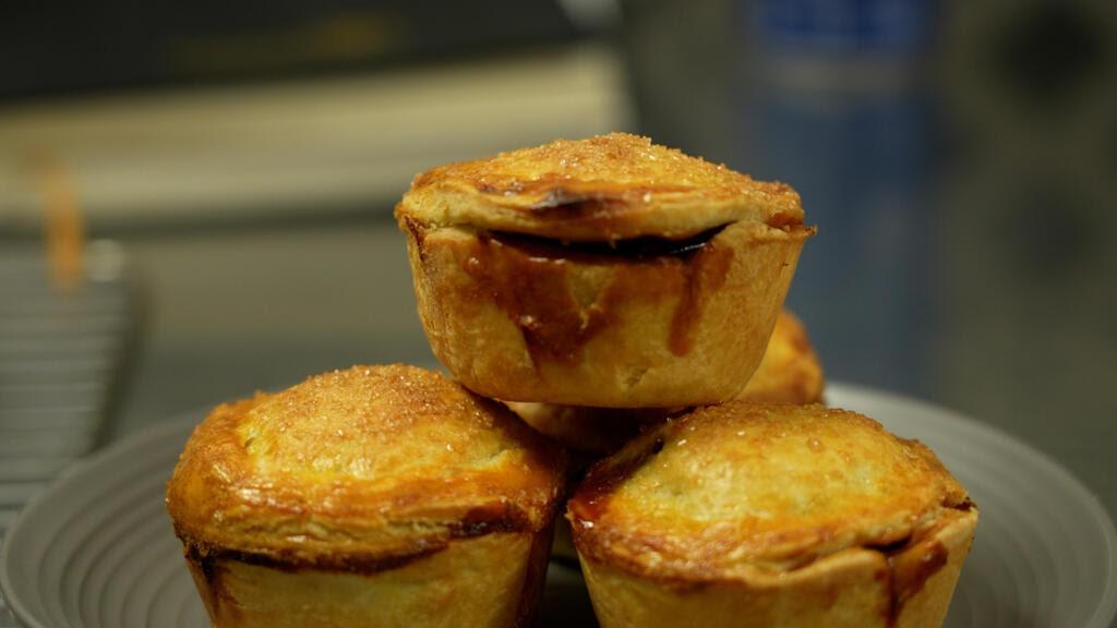 5648 1 HuongViGSChiPhuong