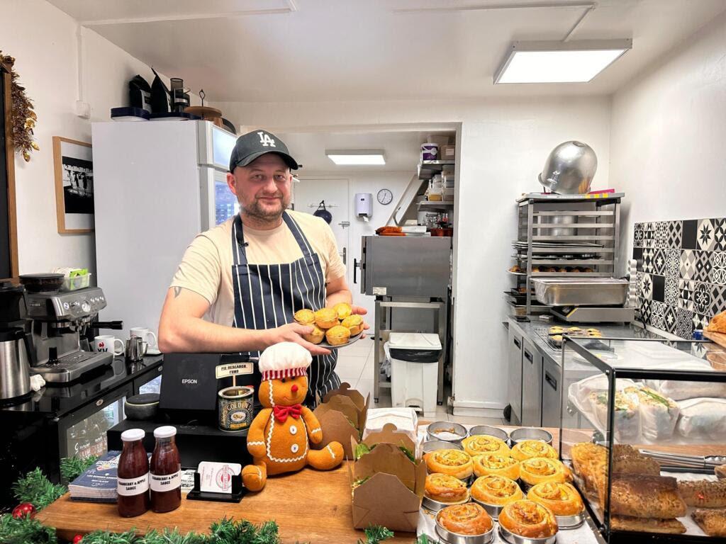 5648 4 HgVi GS ParisChiPhuong