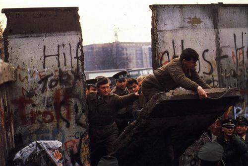 4326 9 HappyNewYearABBA